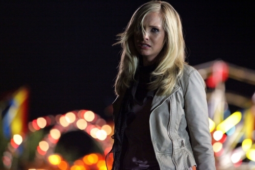  Don't you just like Caroline mais as a Vampire???