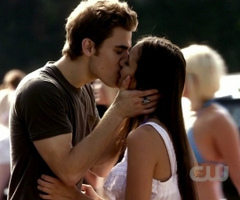 who's the cuter and better kisser for elena