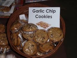  As much as I l’amour l’amour l’amour garlic (I put it on/in all my meals); I cannot see myself liking these cookies.