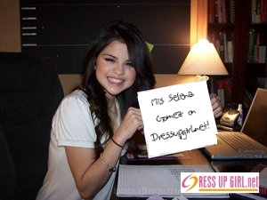  :O i 사랑 selena how dare u say that but we have our own way's u can't sorry