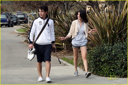  They donot make a good couple.Selena should find some other guy i thing nick jonas is better then justin bieber