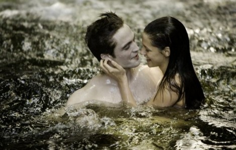  don't know if it's real but the page from where I've got it says it's a new still :) well i like it:) http://www.killerfilm.com/articles-2/read/new-breaking-dawn-still-showing-edward-and-bella-having-pool-sex-76086