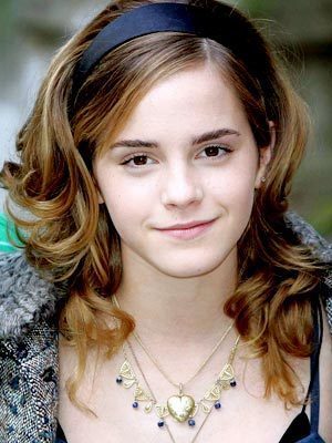 i will say : "emma,if i'm a boy i maybe be the luckiest boy in the world. but i'm a girl,.. so i just can say i Liebe u as a friend... u r best actress ever,emma watson..