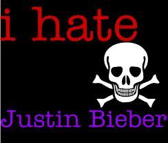  My least fave singer is Justin bieber. D: No offense to anda jb peminat-peminat out there cuz i sadly used to be one of u but not anymore. I now think he sucks :|
