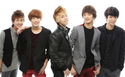  buz they are my fav boy band and there name is 샤이니