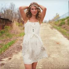 Here is a pic of Taylor Swift :)