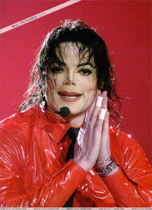  Hey, could te help me please... I need some voti for Michael... :)