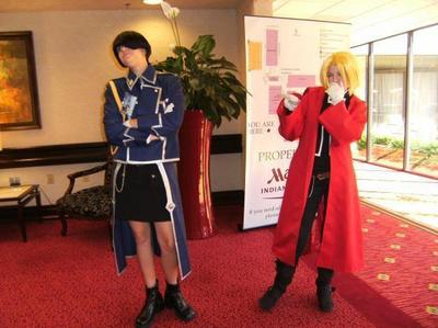  Roy mustang is dead sexy....... in a mini skirt! X3