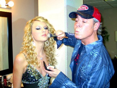  beautiful Taylor <13 and funny man ;D