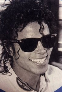  Just ignore them . & don't be angry at them ou something , after all they are still your Friends even though toi guys have diffirente opinions about MJ . It's not important what other people say ou think , it's toi we're talking about . and it's your life so toi can l’amour anyone toi want to .