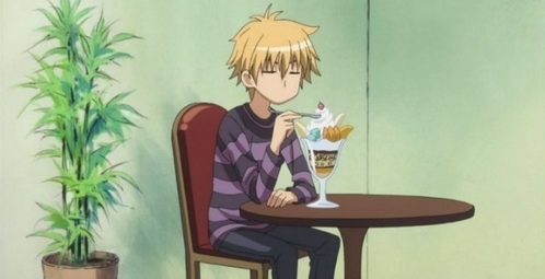  Usui with his ice cream.