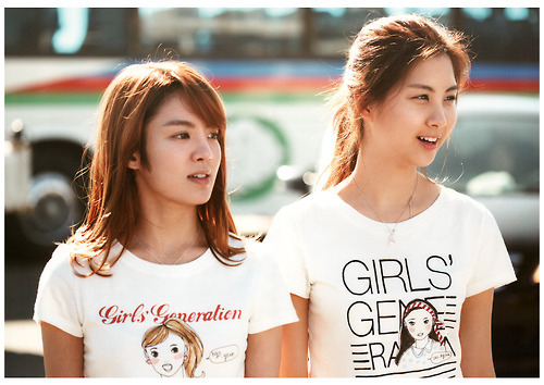  seohyun and hyoyeon