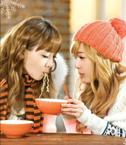  jessica is еще beautiful while taeyeon is cute