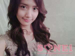  Yoona is prettier and 더 많이 talented I think