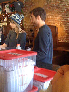 cute hat <13 and a cute couple ;) <13