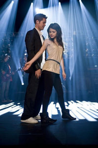  Starring Selena Gomez and Drew Seeley: Another 灰姑娘 Story.