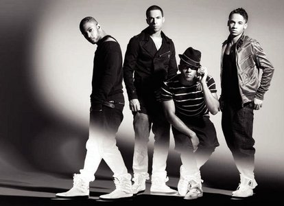  COME ON PEOPLE I NEED più commenti TO SEND TO JLS IN THE BOOK I AM MAKING !!!!!!! got 6 plus mine so 7 but need più plzzz xxxxxx