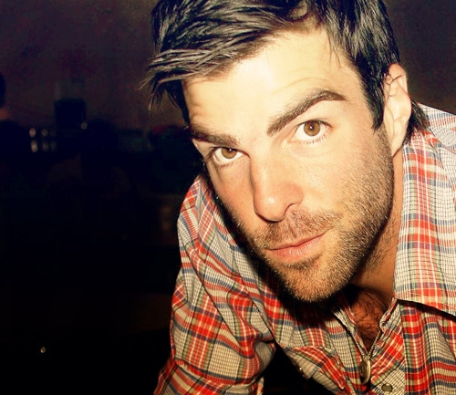  Zachary Quinto <3 He has that good boy/bad boy look and can come across as sexy 또는 adorkable in some pics.