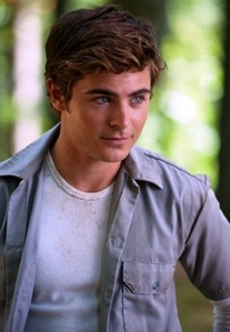  Hi ..Post the best pic for Zac smile . The winner will get 15props