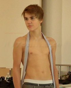  post the best pic of justin bieber and i will give u hommages