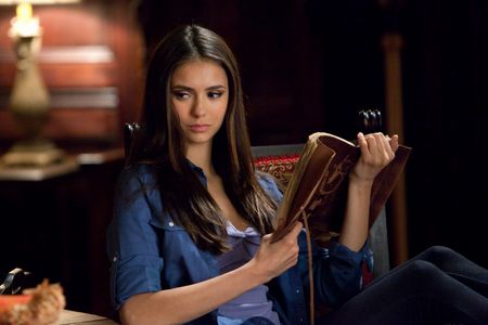  Whho do Du think is that Elena oder Katherine?and why?