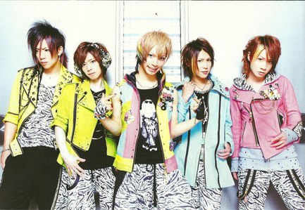  I know this is kind of an obvious Frage but, who is your Favorit SuG member?