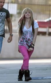 POST a pic of avril in a casualoutfit to win props.....