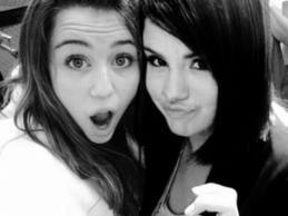 BEST PIC OF SELENA WITH MILEY CONTEST