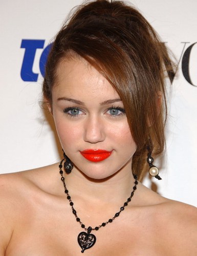  Post a face picture of Miley o Hannah???