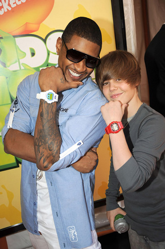 Picture Contest #2: Post a cool picture of Justin and Usher! (Prize: 3 props!)