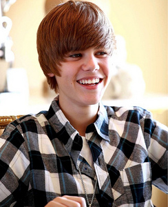 Picture Contest #4: Post a picture of Justin's smile :) (Prize: 5 props!)