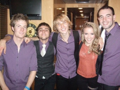 #CONTEST# Post the best pics of emily osment with her band Du get Requisiten for participting and for winning