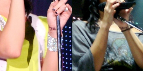 Was Demi writing "Stay Strong" on her wrists before?