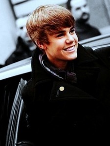  What's your 가장 좋아하는 picture of JBiebs?