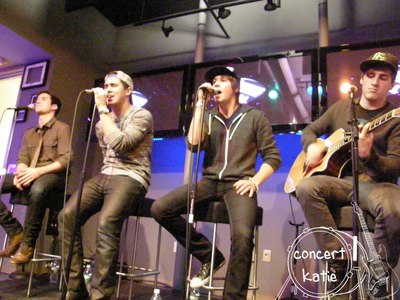  post a picture of BTR live концерт in stage!! i will tell u deadline late !