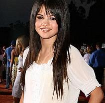Post a pic of Selena having your favourite hairstyle!!