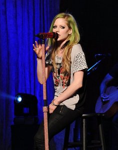  who was the first who discovered at avril lavigne?