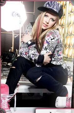  Post a picture for Avril wearing a hat..I'll give प्रॉप्स