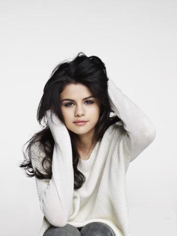 Edit this pic of selena and get props!