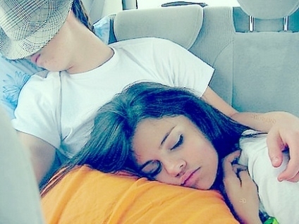 Post a cute picture of Jelena (Justin And Selena)...
