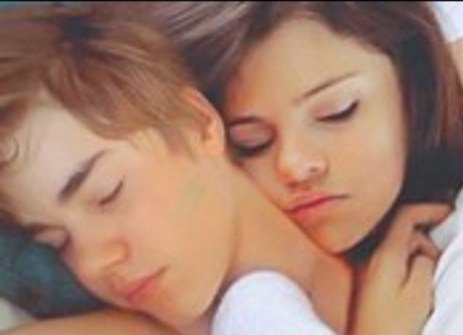  Post a pic of selena with justin bieber