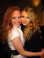 Post a pic of Taylor and her Best Friend Abigail