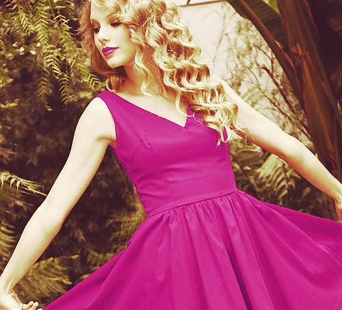 Post a rare picture that you think I haven't seen before (I know this is a copy question I just want Taylor pictures <3 )