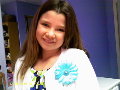 ppl say i look like mackenzie foy and i could b renesmee do u think soo plz no rude or mean comments