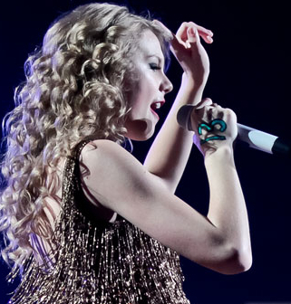  post pictures of taylor rápido, swift from her speak now tour onstage