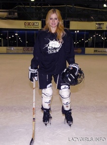  Avril and hockey!