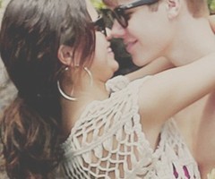 Post a butiful pic of justin with selena