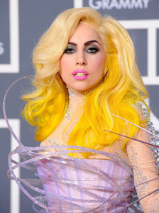 [b][u]Lady GaGa[/u] at the 2010 Grammy Awards[/b]
☻