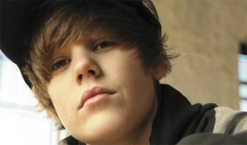 Anything da Justin Bieber. He sounds like a girl when he sings.