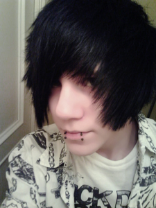  doesn't matter what eye color ,a personality with a dark side and is loyal,i want an emo boyfriend ;)